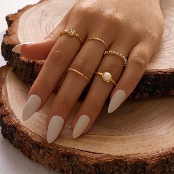 PinkBaeBoutique Jewelry - 3/$30 💛 Dainty Ring Set